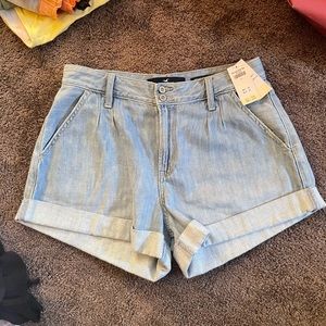 Hollister new tag shorts
